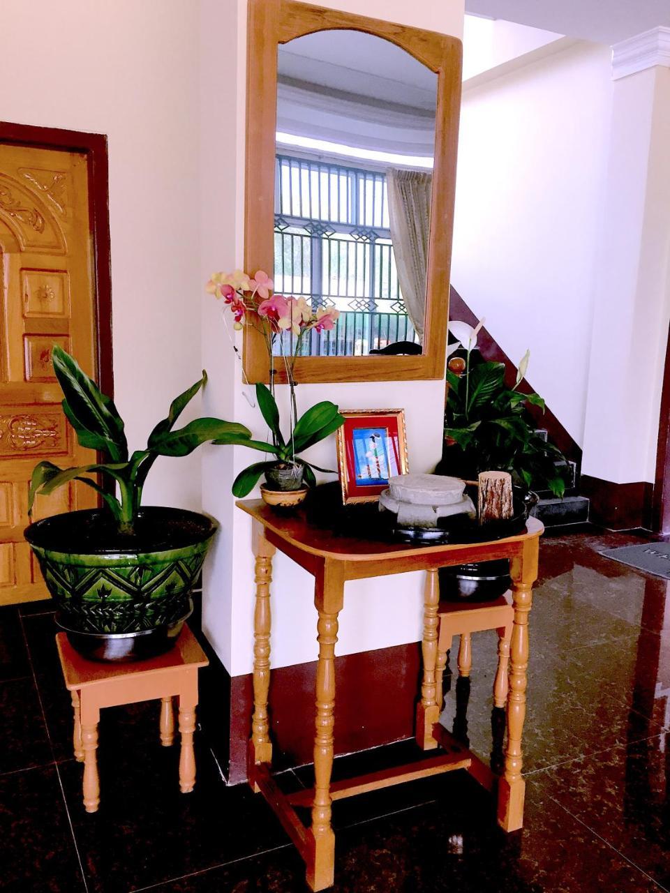 Inle Strand Hotel Nyaung Shwe Exterior photo